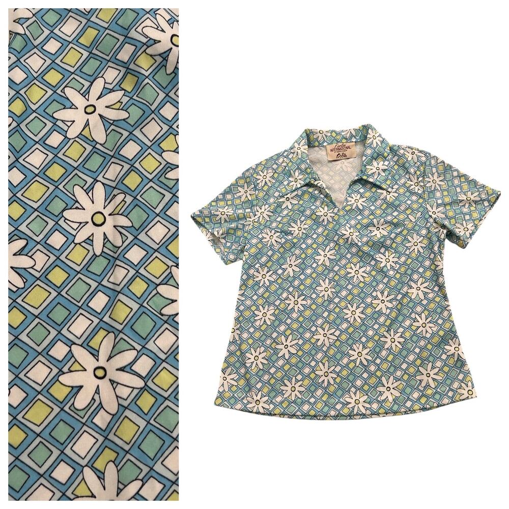 Vintage 1970s Style Flower Power Shirt Top Short Sleeves / Women’s Small –